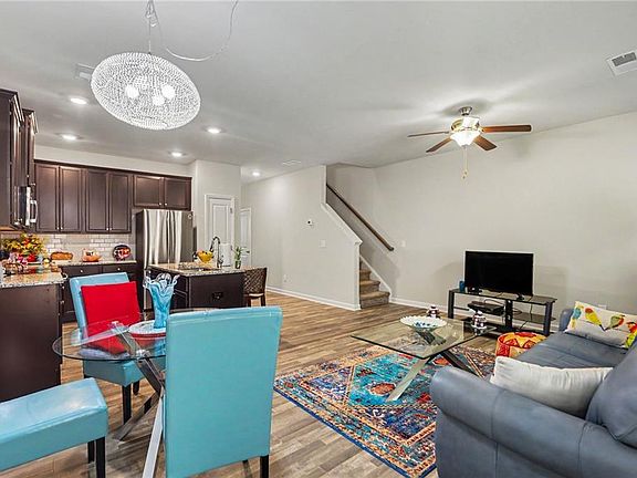 5th image of 5106 Lower Elm St