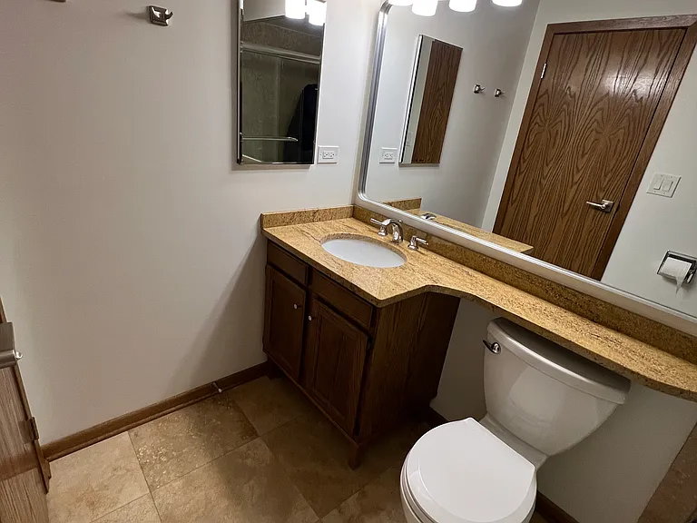 2416 W Foster Ave #1N — Photo 33