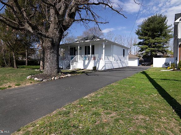 5th image of 308 N West Blvd