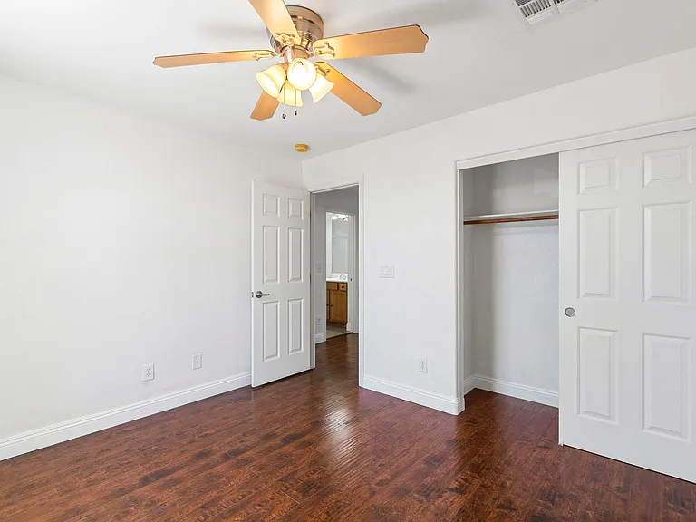 7970 Pomona Valley Ct — Photo 24