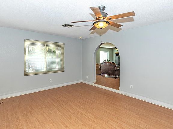 4th image of 1069 S Appaloosa Ln