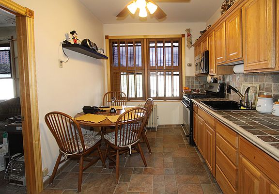 3rd image of 251 Rockaway Ave