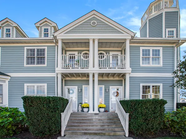 107 E Mechanic St, New Buffalo, MI 49117