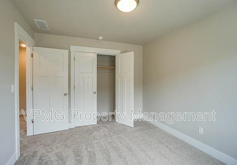 2347 E Otter Loop — Photo 18