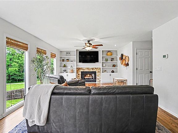 5th image of 632 Taylor Dr