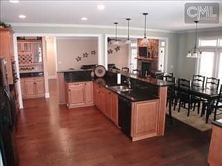 2nd image of 258 W Lake Farm Dr
