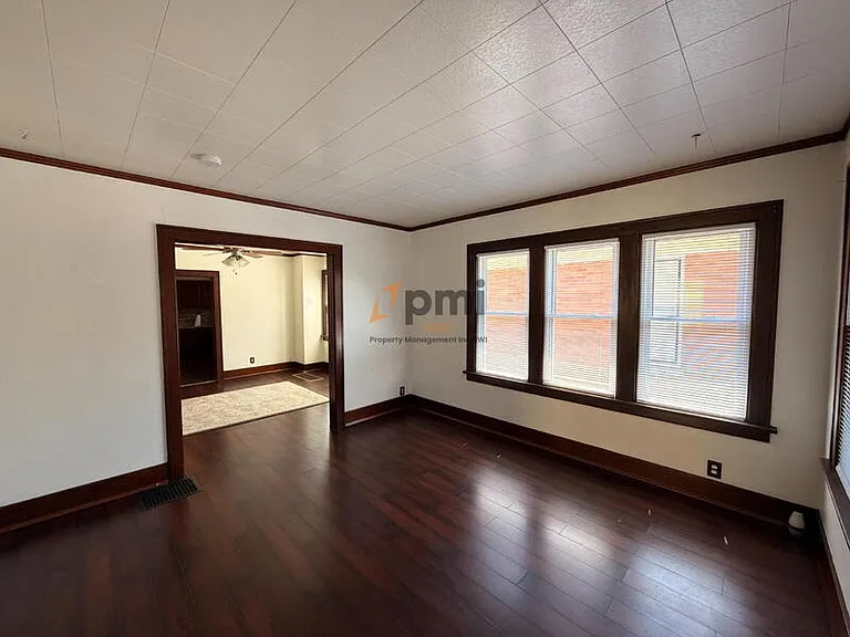 215 N Woodland Ave — Photo 3