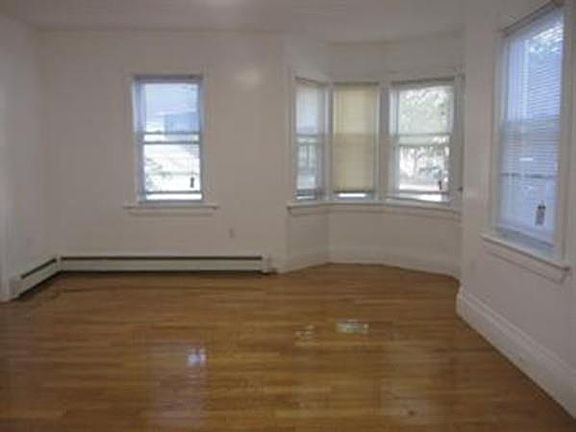 3rd image of 215 Highland Ave #215