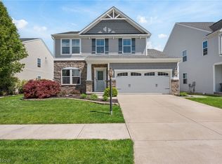 36150 Harbor Dr, North Ridgeville, OH 44039