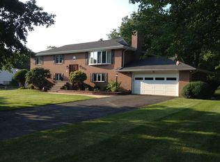 31 Duel Dr, Hamden, CT 06518