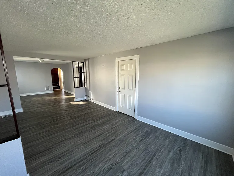 15 Beatrice Ave #1 — Photo 5