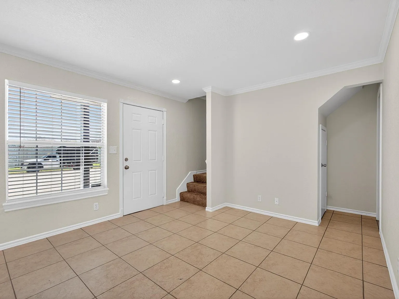 2 bed, 1.5 bath, 1068 sqft, $1,600 — Photo 3