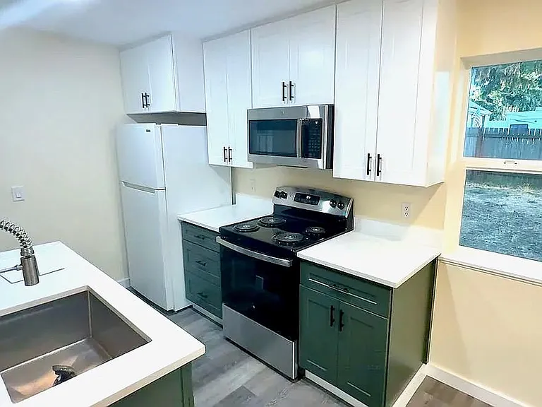 311 Alva Park Dr — Photo 3