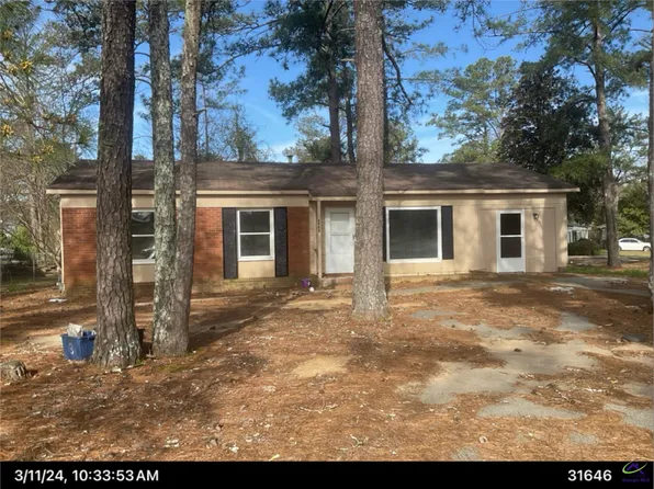 3508 Kings Park Dr N, Macon, GA 31217