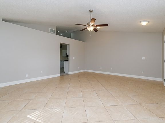 5th image of 1540 Chepacket St