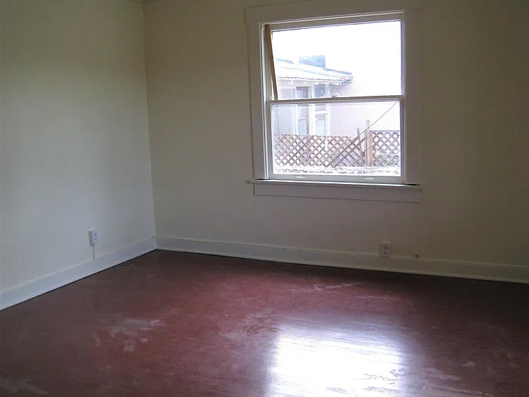 246 E University Blvd — Photo 6