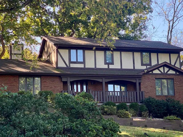 3912 W Bluffs Rd, Springfield, IL 62711