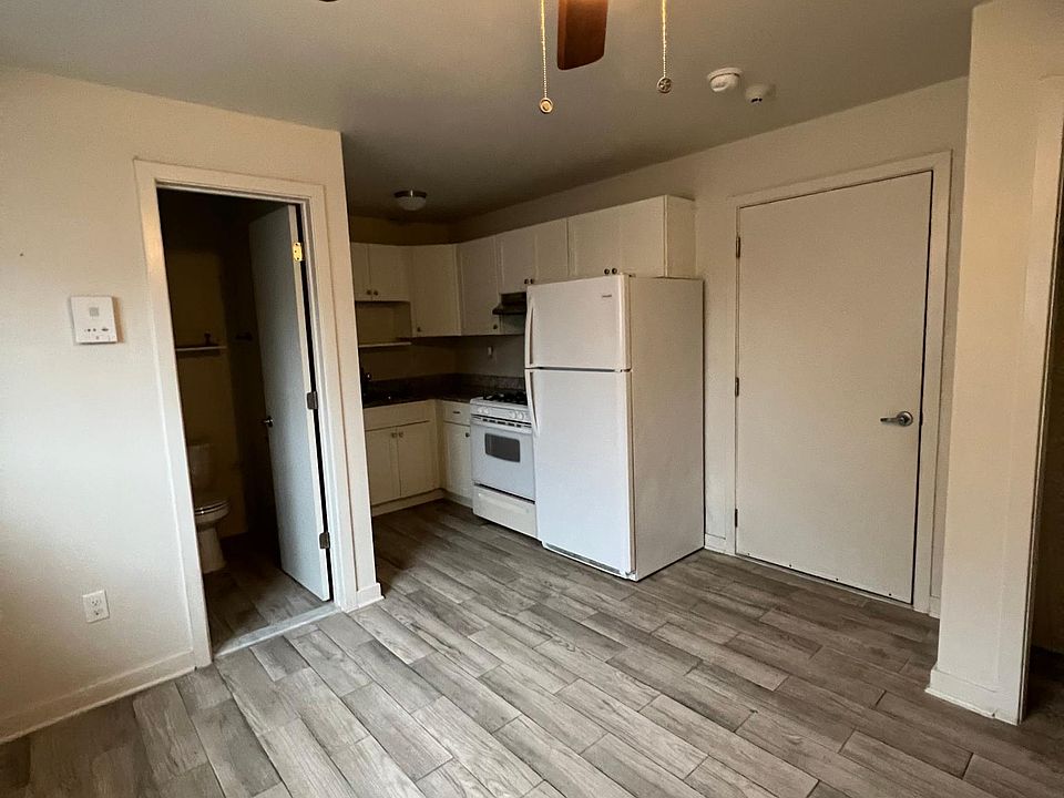 1st image of 18 Farmington Ave APT C3