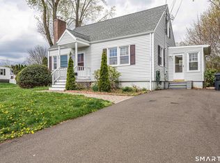 24 Aceto St, Branford, CT 06405