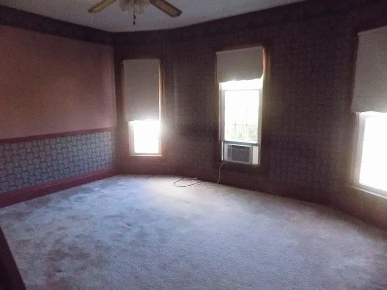 455 Maple Ave — Photo 5