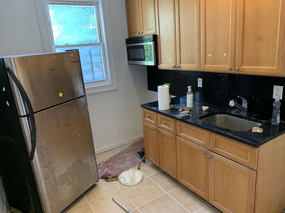 1st image of 2249 21st St APT 2