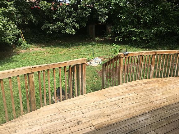 3rd image of 2147 Lakeside Dr