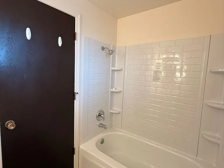 92 N 8th St — Photo 17