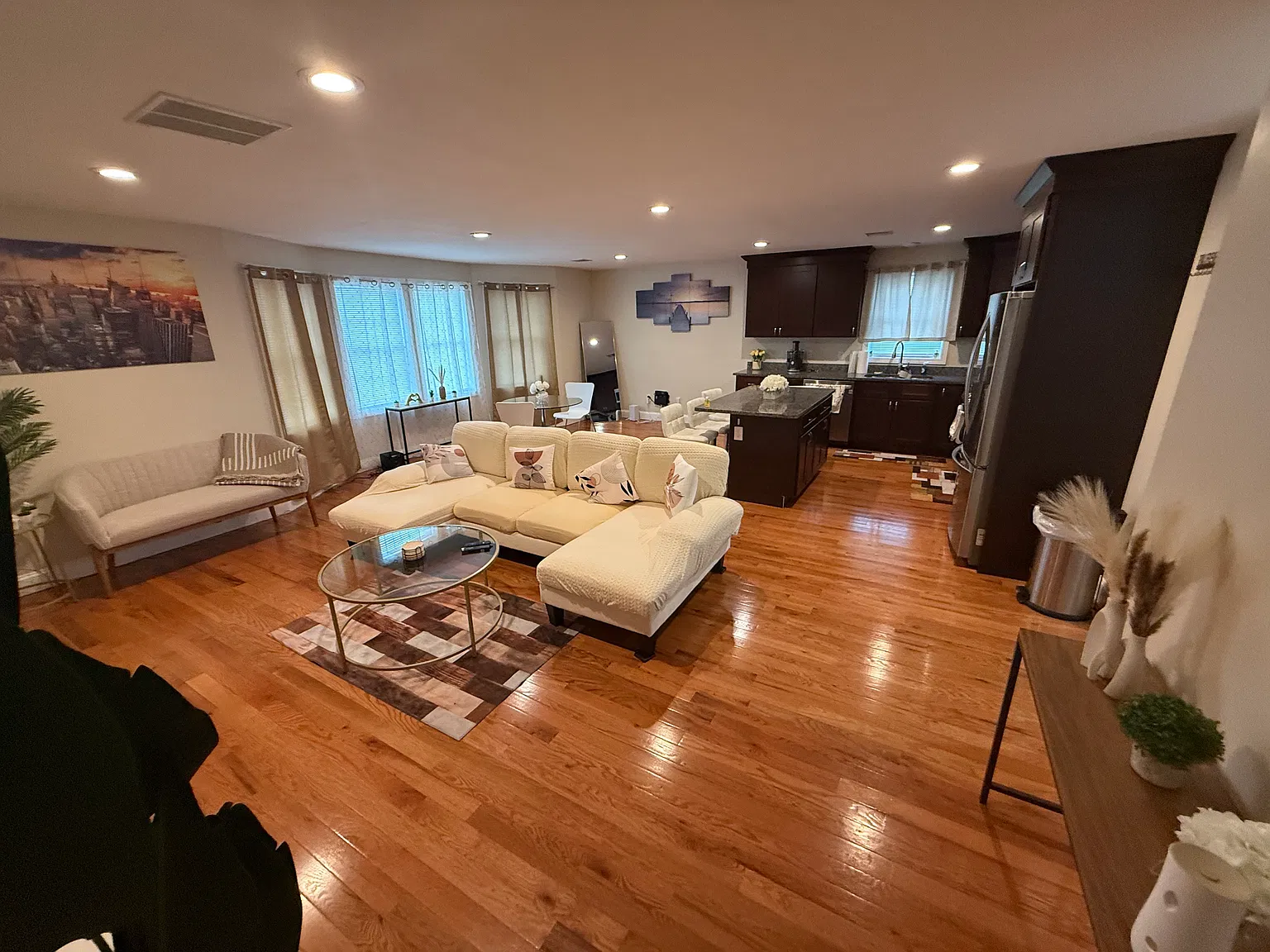 3 bed, $1,500 — Photo 2