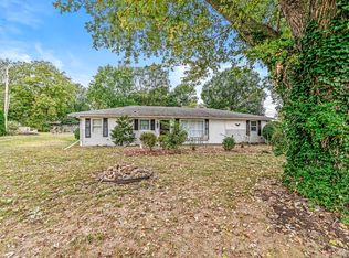 3707 S Ironwood Dr, South Bend, IN 46614