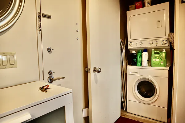 Rented by R New York | media 9