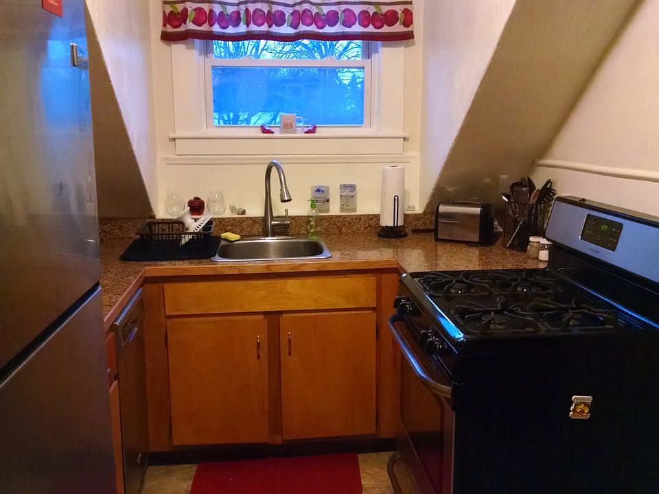 1st image of 34 North Rd APT 8