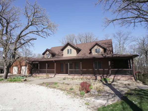 2502 Inkpaduta Ave, Webster City, IA 50595