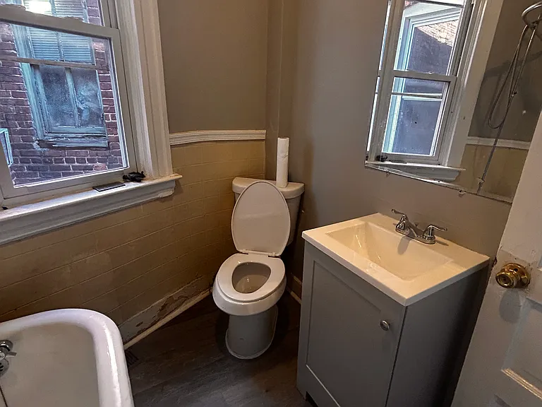 519 Sanford Pl — Photo 10