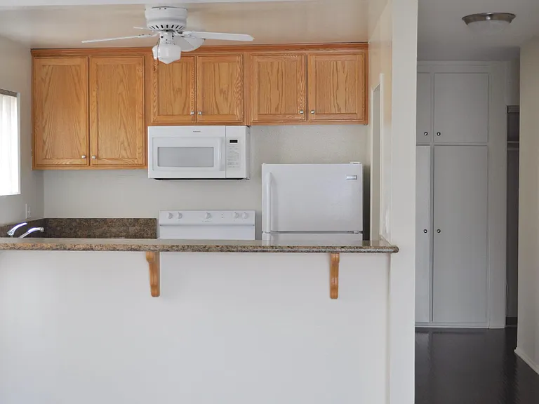 1385 Kelton Ave — Photo 2