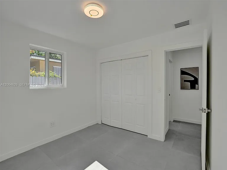 2380 NE 184th Ter — Photo 43