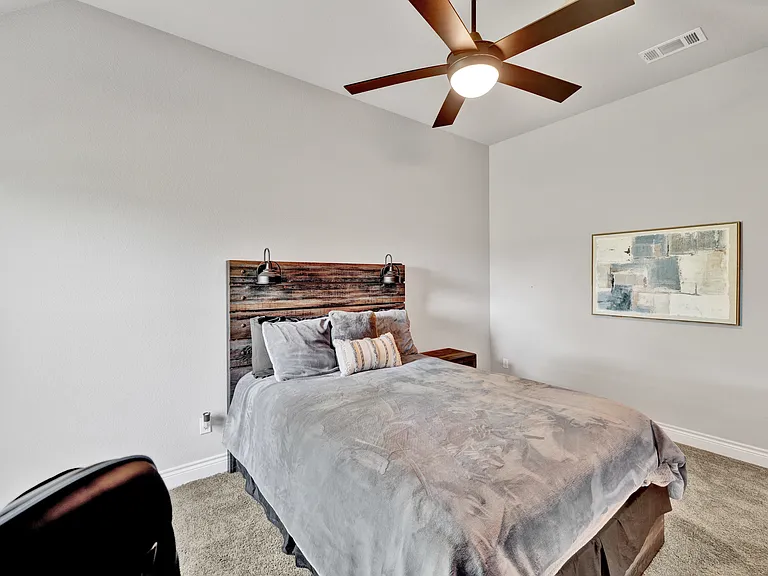 1040 Cloudy Ct — Photo 23