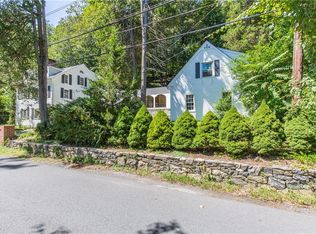 34 Old Roaring Brook Rd, Mount Kisco, NY 10549