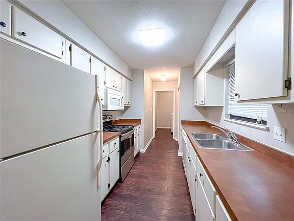 5th image of 720 SW 77th Ter