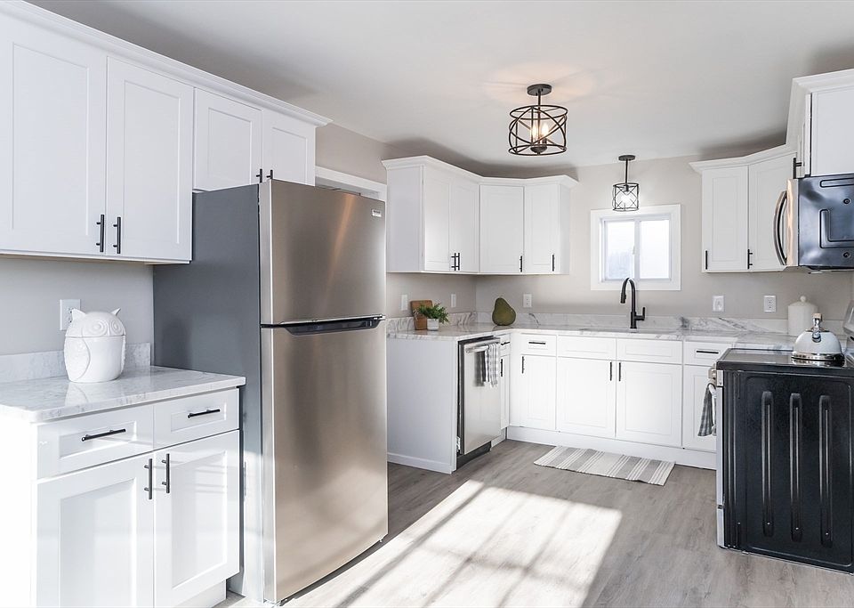 20 Pendleton Ave, Chicopee, MA 01020 Zillow