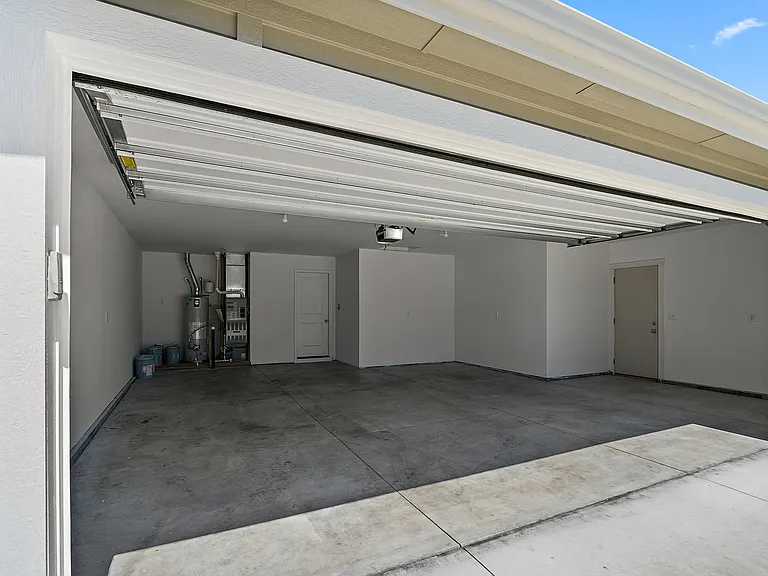 409 W Peck St — Photo 21