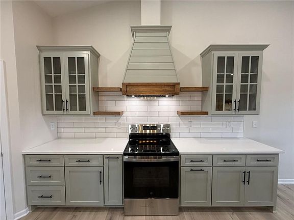 4th image of 3717 Utah Rd