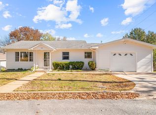 402 Pocahontas St, Branson, MO 65616