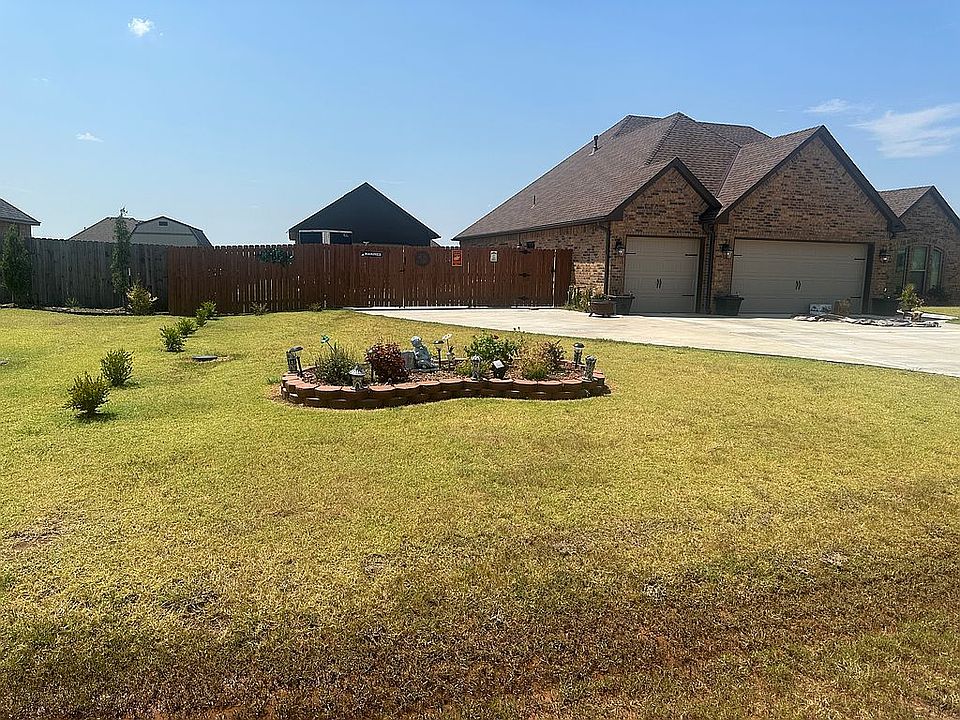2nd image of 13190 NE Clearwater Cir