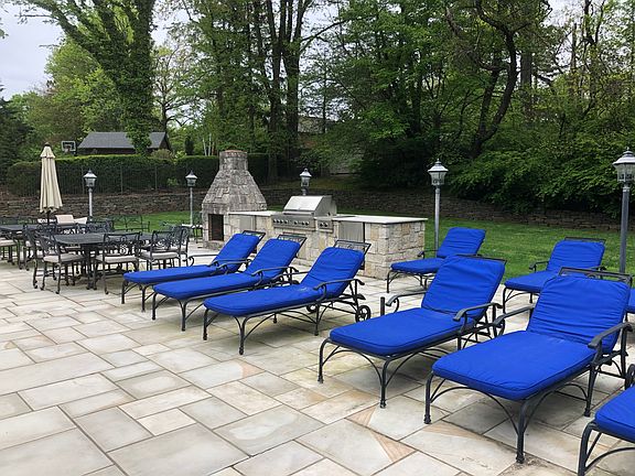 Outdoor Kitchen w Fire Place