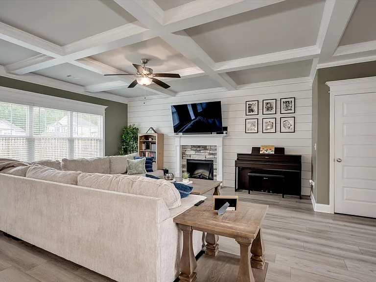 707 Navan Ln — Photo 8