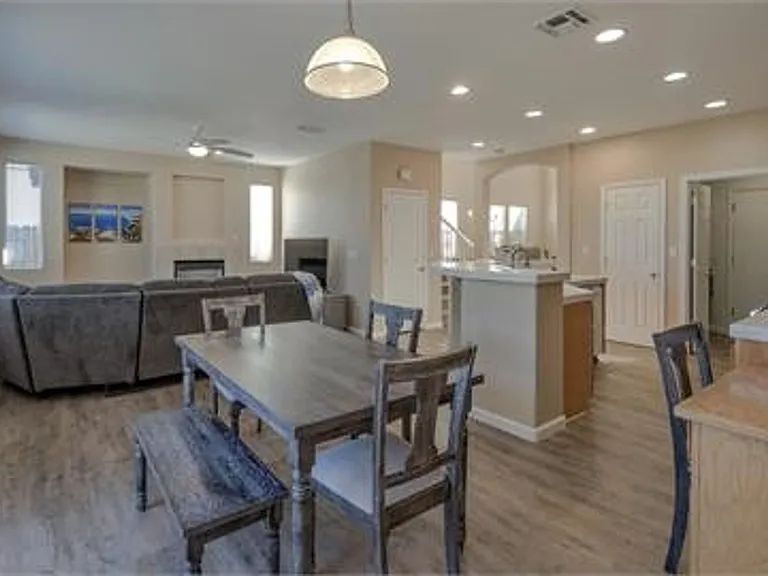 2124 Caravaggio Dr — Photo 3