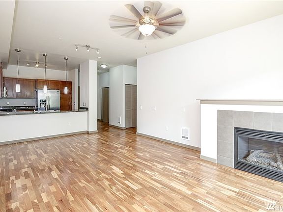 5th image of 375 Kirkland Ave APT 204