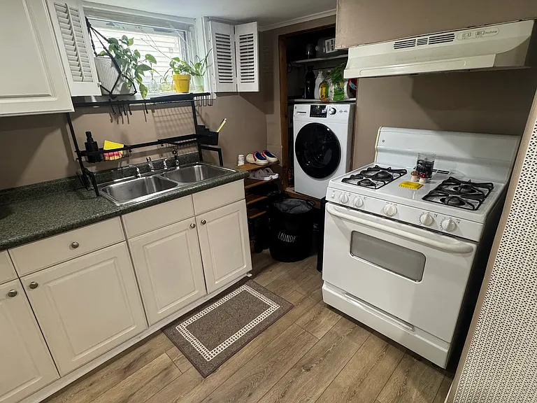 148 Summit St — Photo 8