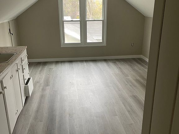2nd image of 601 Florence Ave