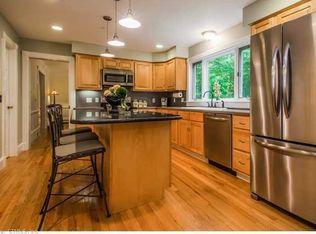 70 Squaw Ln, Guilford, CT 06437